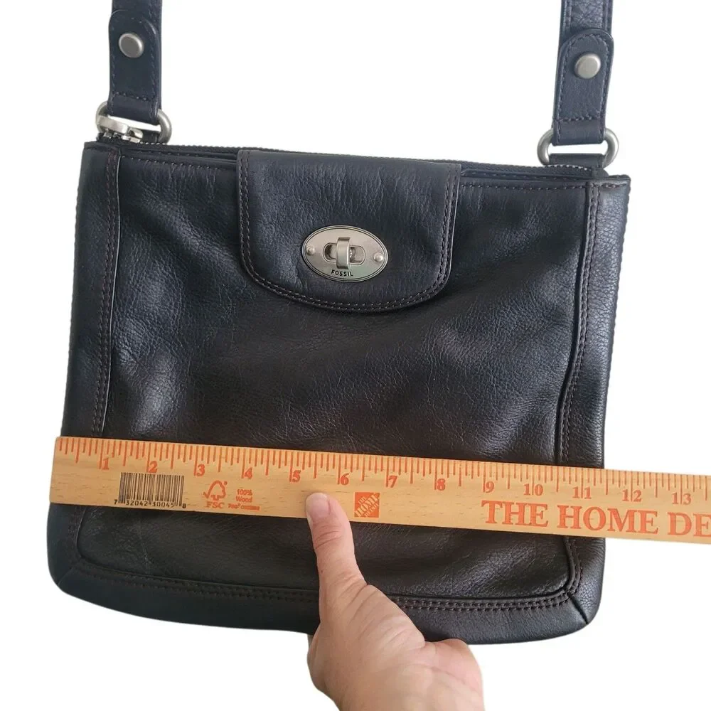 Fossil Turn Lock Crossbody Bag Purse Black Pebbled Leather Classic Career Casual